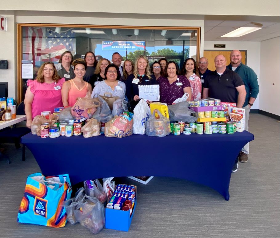 SIH Leaders Help Stock Area Food Pantries Southern Illinois Healthcare